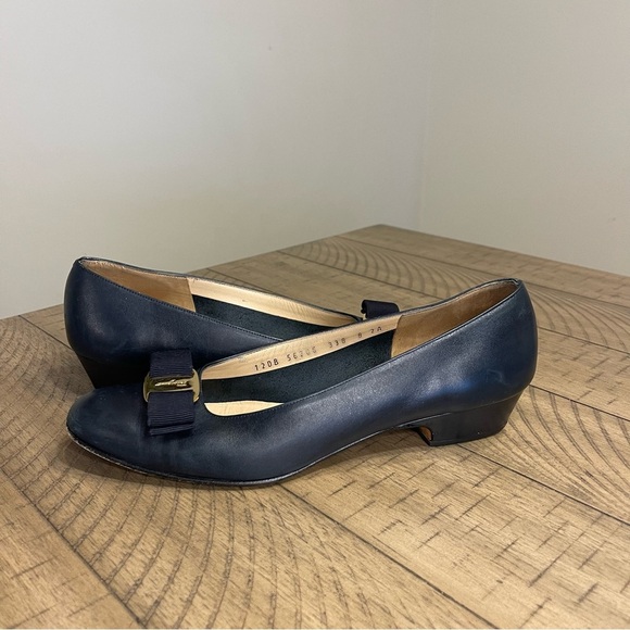 Salvatore Ferragamo Vintage Vara Bow Leather pumps made in Italy size 8 - Picture 2 of 12